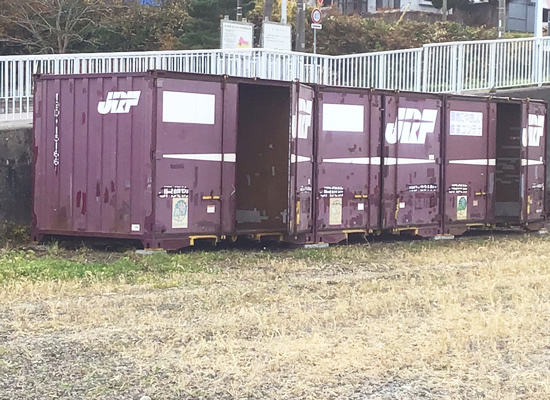 知内町湧元へ納品のコンテナの写真1